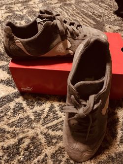 Woman Puma shoes size 9