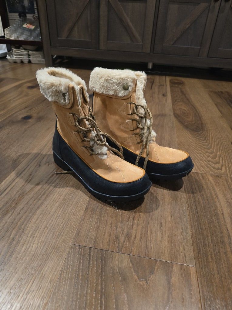 Women Beige Weather Boots Size 8