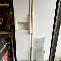 Refrigerator/no Ice Maker Works Great