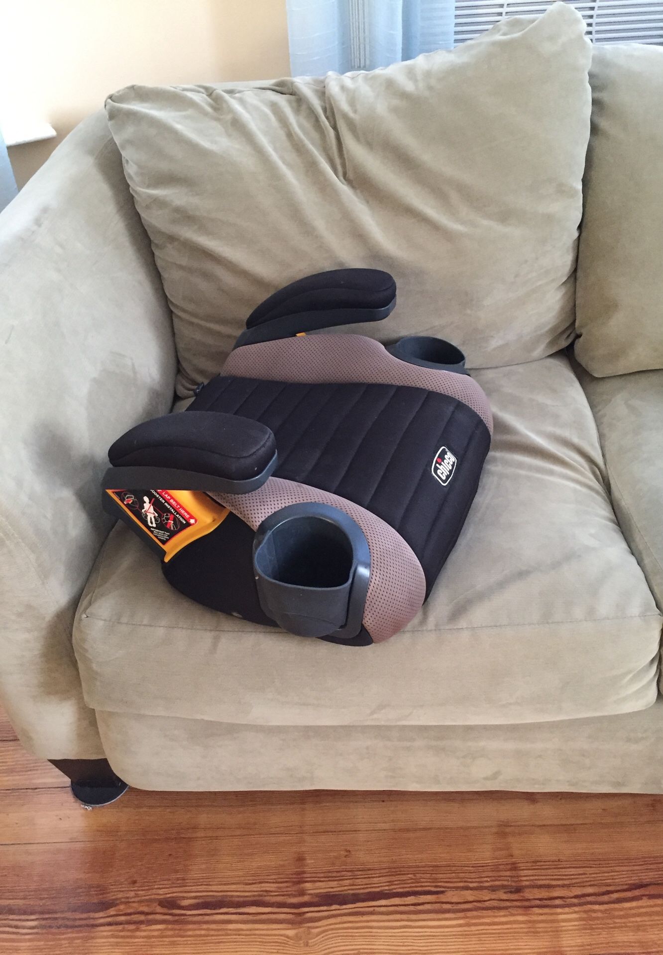 Chicco backless booster seat (2)