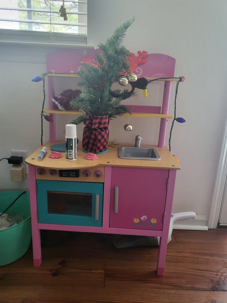 Baby Kitchen Play Rack With Few Utensils 