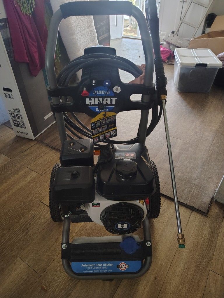 3100 Psi Pressure Washer Works Great Cost 300 New Selling For 140 Cash