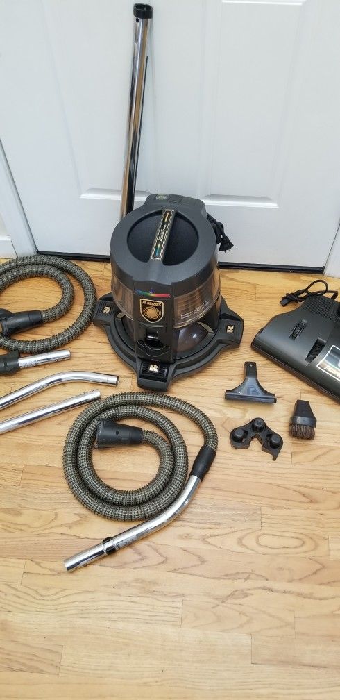 RAINBOW E SERIES VACUUM. , Witk ATTACHMENTS , AMAZING POWER SUCTION. WORKS EXCELLENT ,