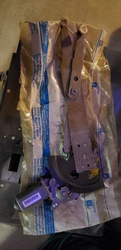 Rt Rr Window Regulator and Motor 99Suburban