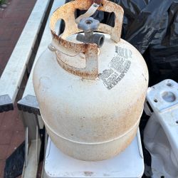 15 Pound Propane Tank Quarter Full Dated 12/92