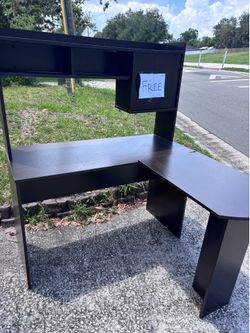 FREE- Corner desk