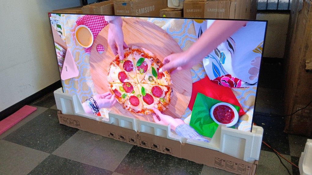 SAMSUNG 77"INCH OLED 4K S90D