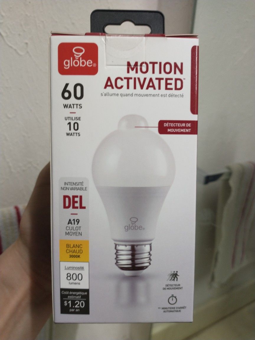 New Globe LED Motion Activated Light Bulb 60w