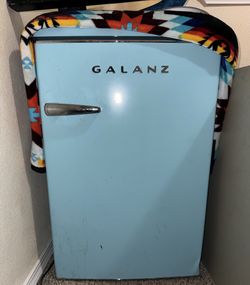 Galanz Retro Mini Fridge – Light Blue – Works Great – Dorm/Office