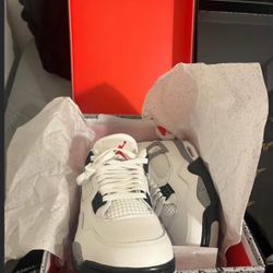 Jordan 4 Retro Size 9/5