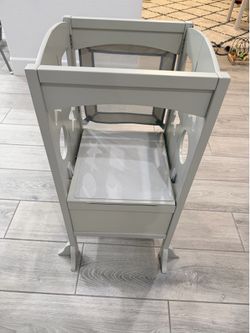 Moving sale! - Montessori Kitchen Helper / Learning Tower Stool – Gray ✨
