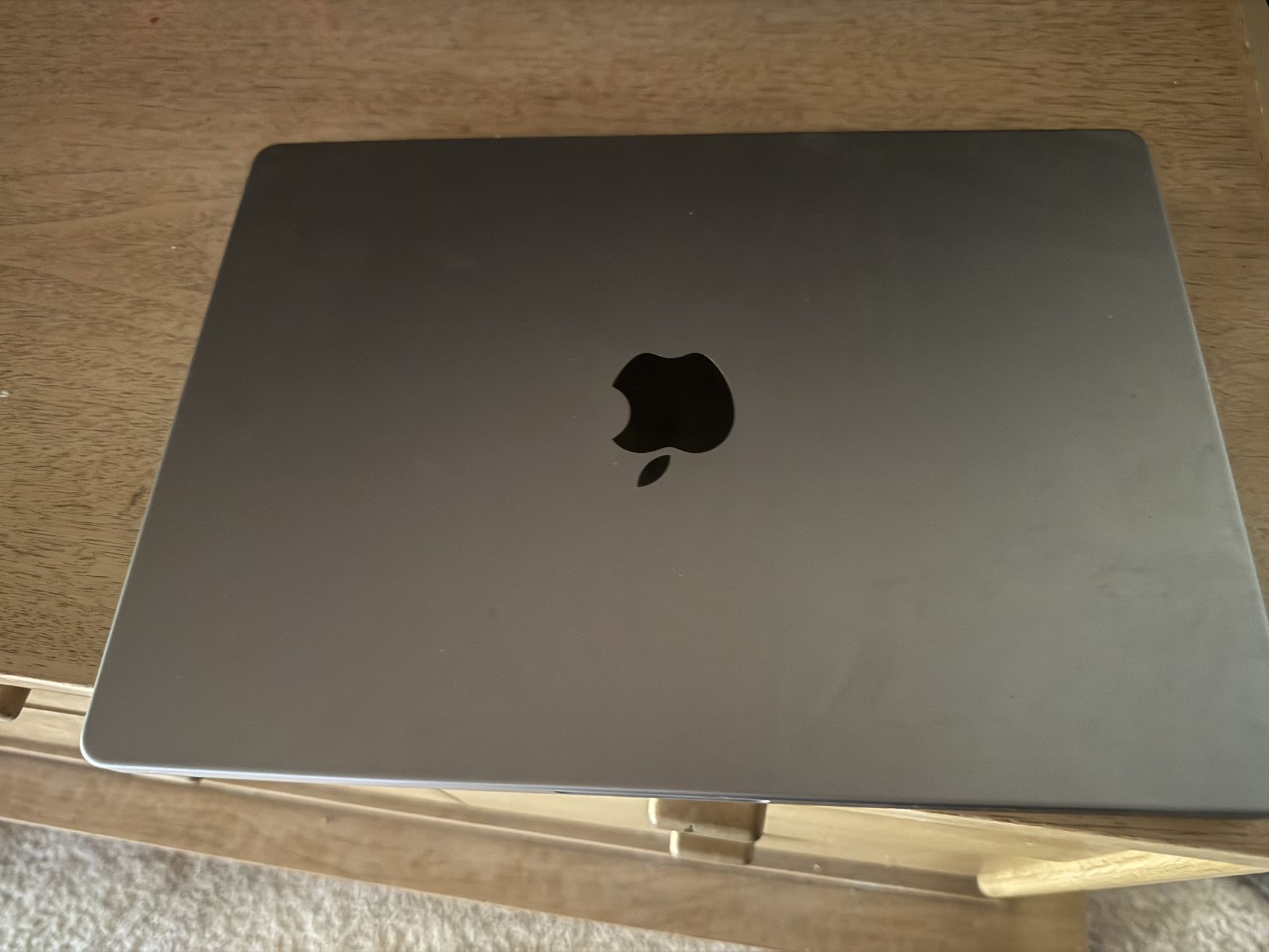 MacBook Pro 14 2024