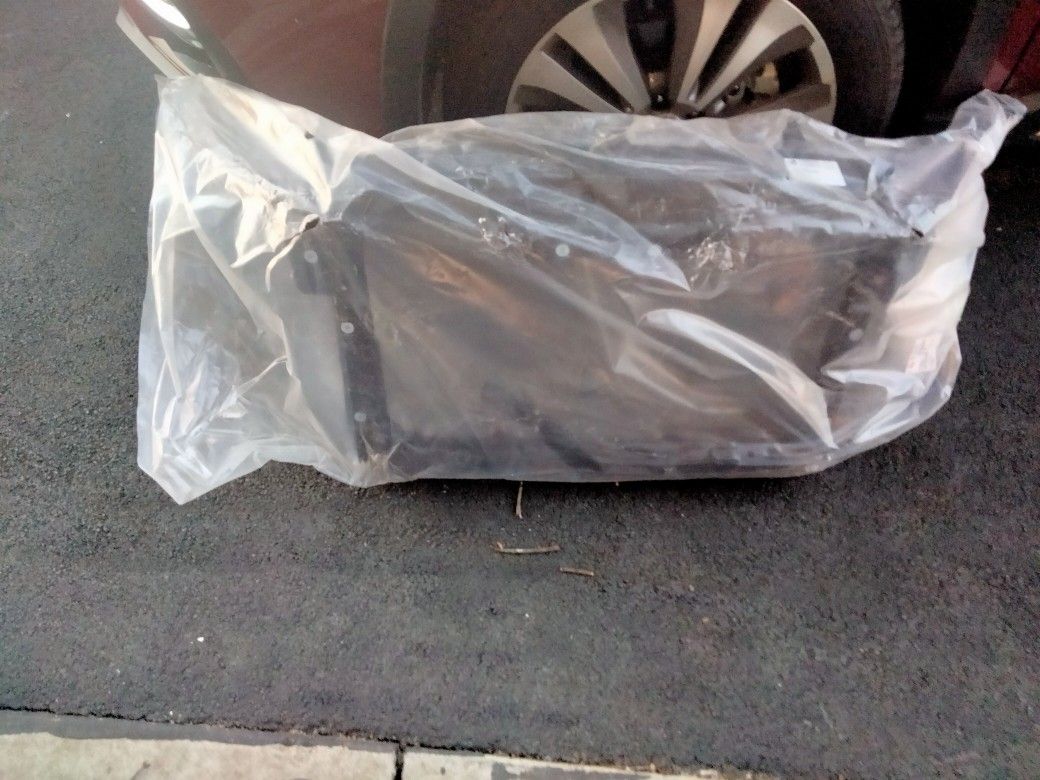 2011 Ford Fusion Radiator Support 