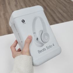Beats Solo 4 Headset Brand New - BEST DEAL, UP TO 6 MONTHS WARRANTY