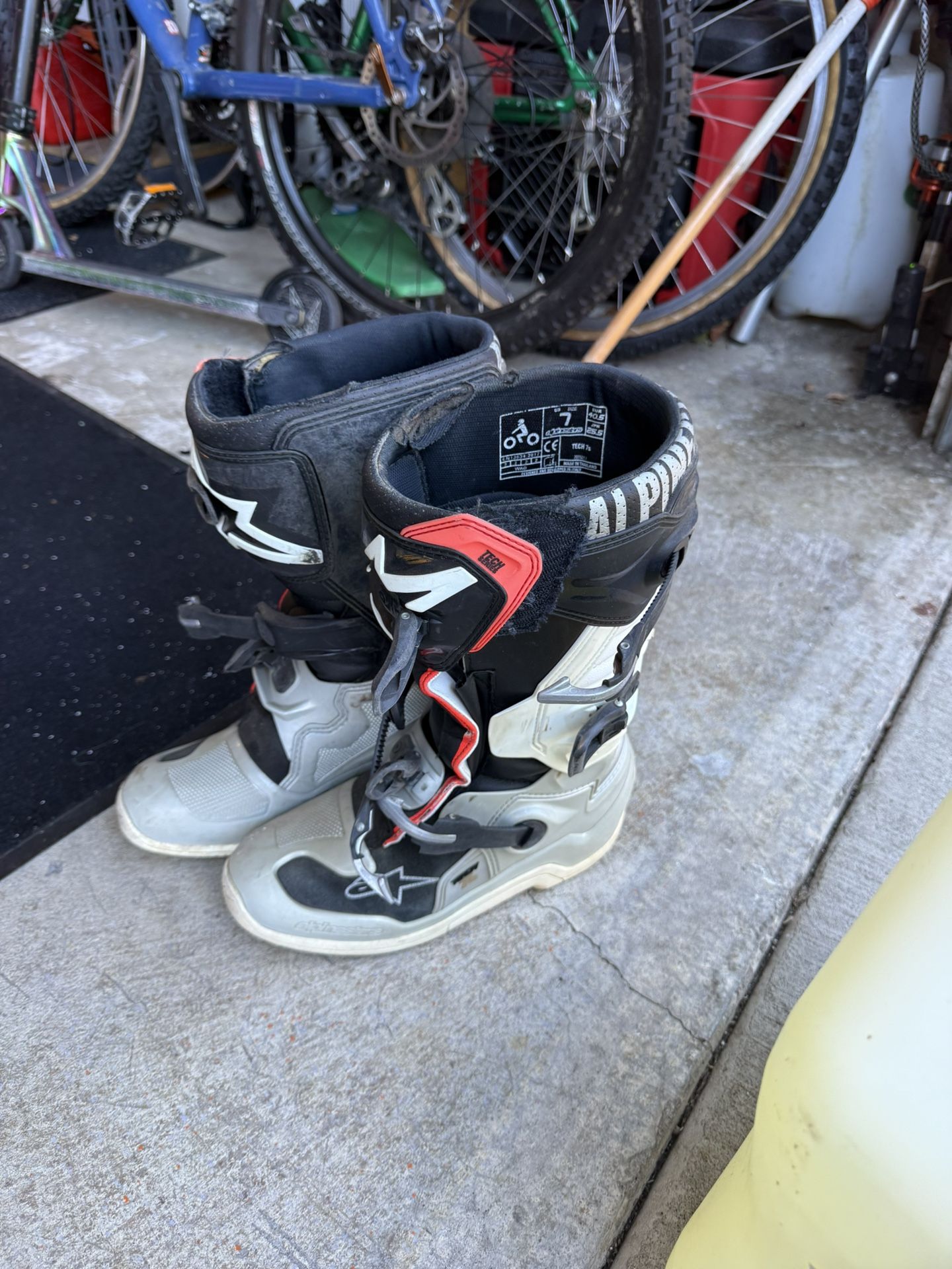 Aplinstare Racing Boots