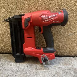Milwaukee M18 FUEL 18-Volt Lithium-lon Brushless Cordless Gen II 18-Gauge Brad Nailer (Tool-Only)