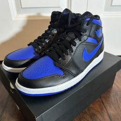 Air Jordan 1 Mid Black Hyper Royal Size 9 DEADSTOCK