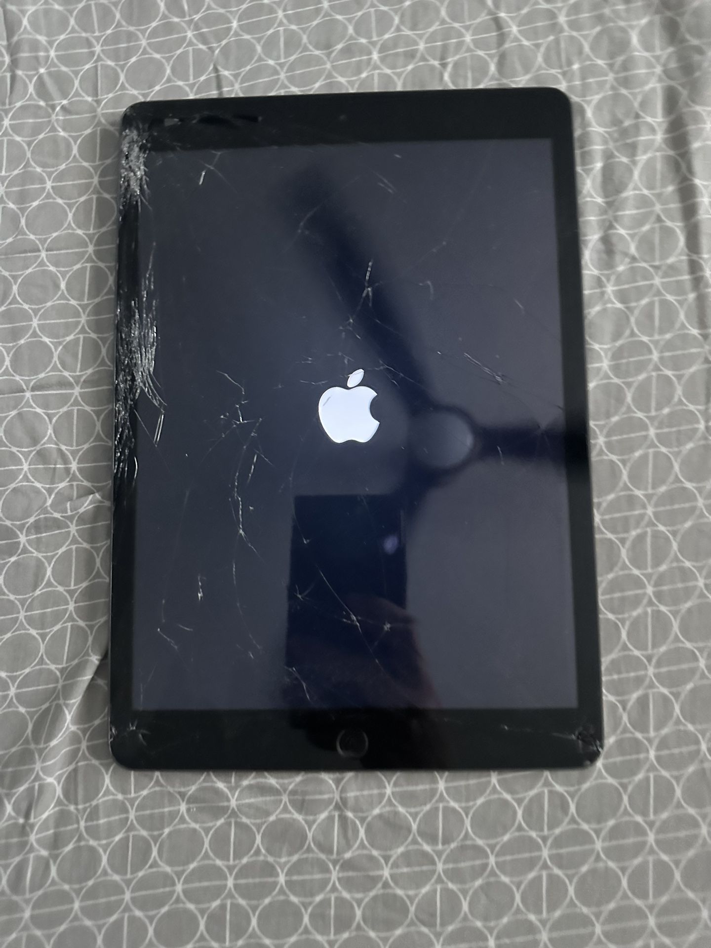 iPad 7th Crack LCD