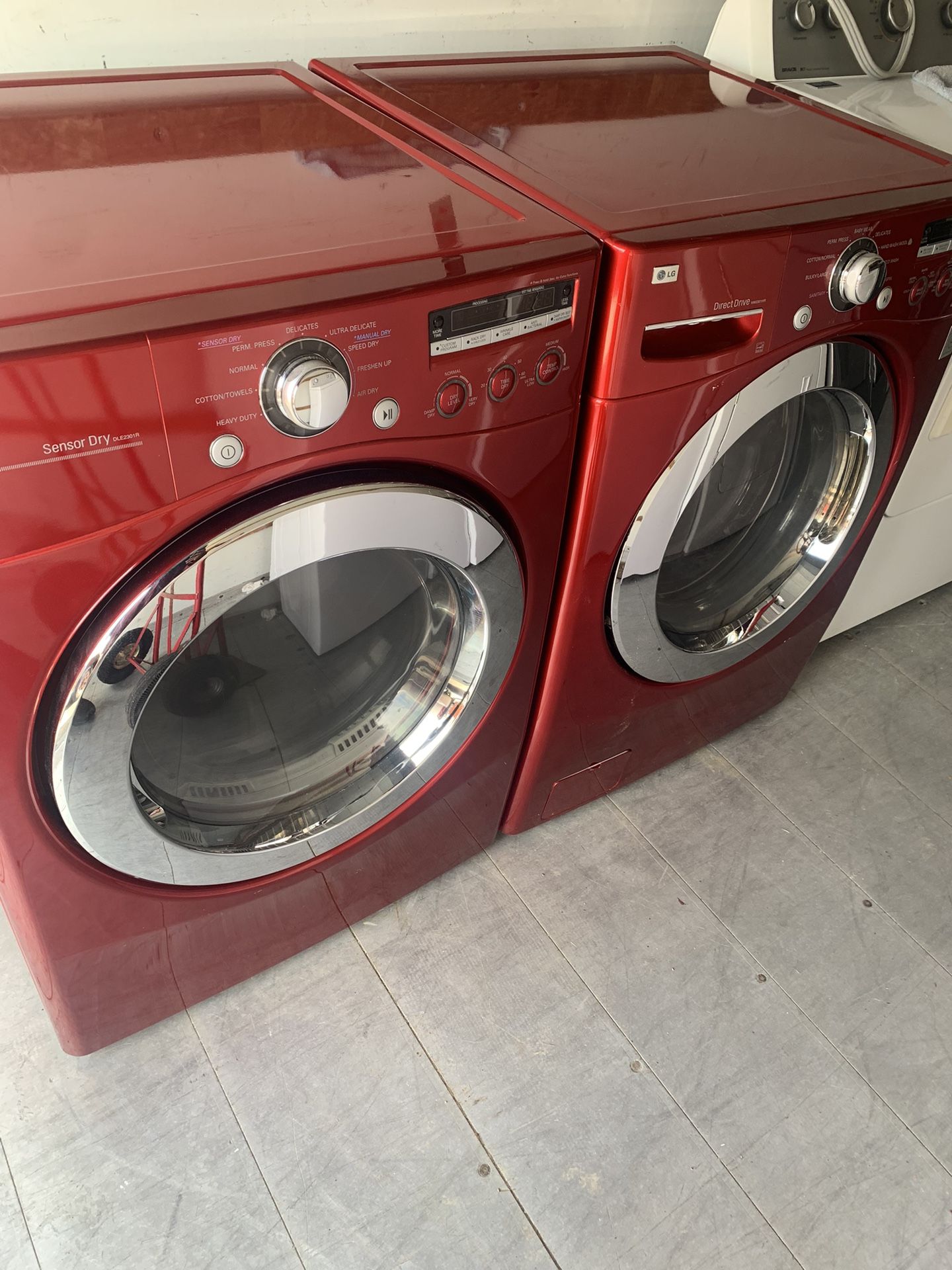 Beautiful, Red, Lg Front Load, Washer And Dryer Set