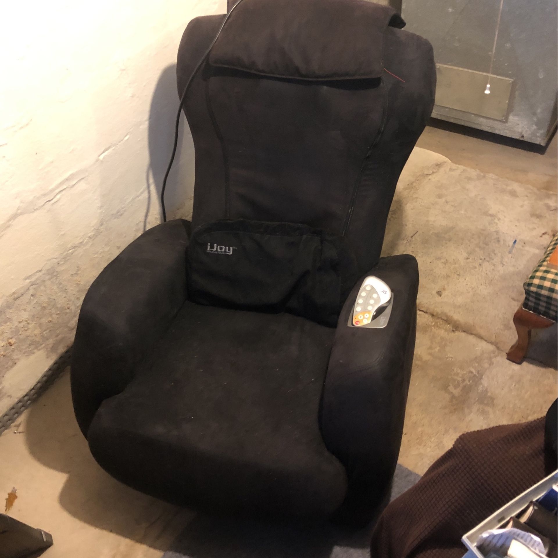 Ijoy Massage Chair 
