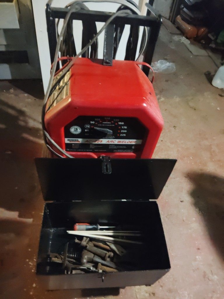 Lincoln Electric AC-225 ARC Welder