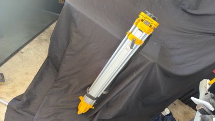 Dewalt DW0737 builders tripod