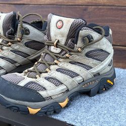 Merrell Hiking Boots Size 8