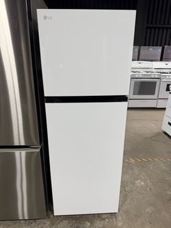 Brand new LG 8.6-cu ft Counter-Depth 22-in Wide Top-Freezer Refrigerator (White ) ENERGY STAR