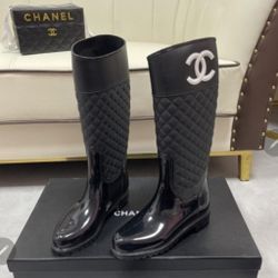 Women's Boot Size 39 US 9