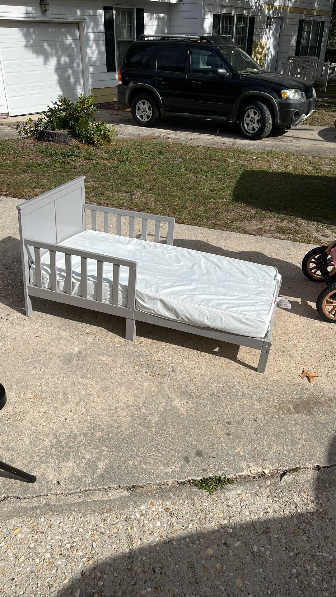 Toddler Bed W Mattress Wooden  Nice