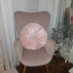 Pink chair hobby online lobby