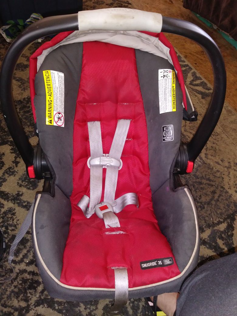 Graco gray and red car seat