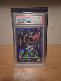 2021 Donruss Optic Justin Fields Purple Shock Rookie PSA 9