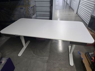 Adjustable/standing white Ikea Bekant desk