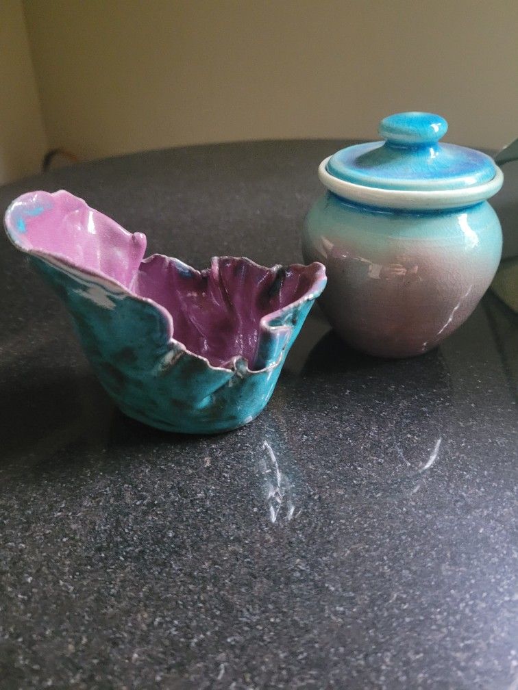 2 Complimentary Ceramic Pots