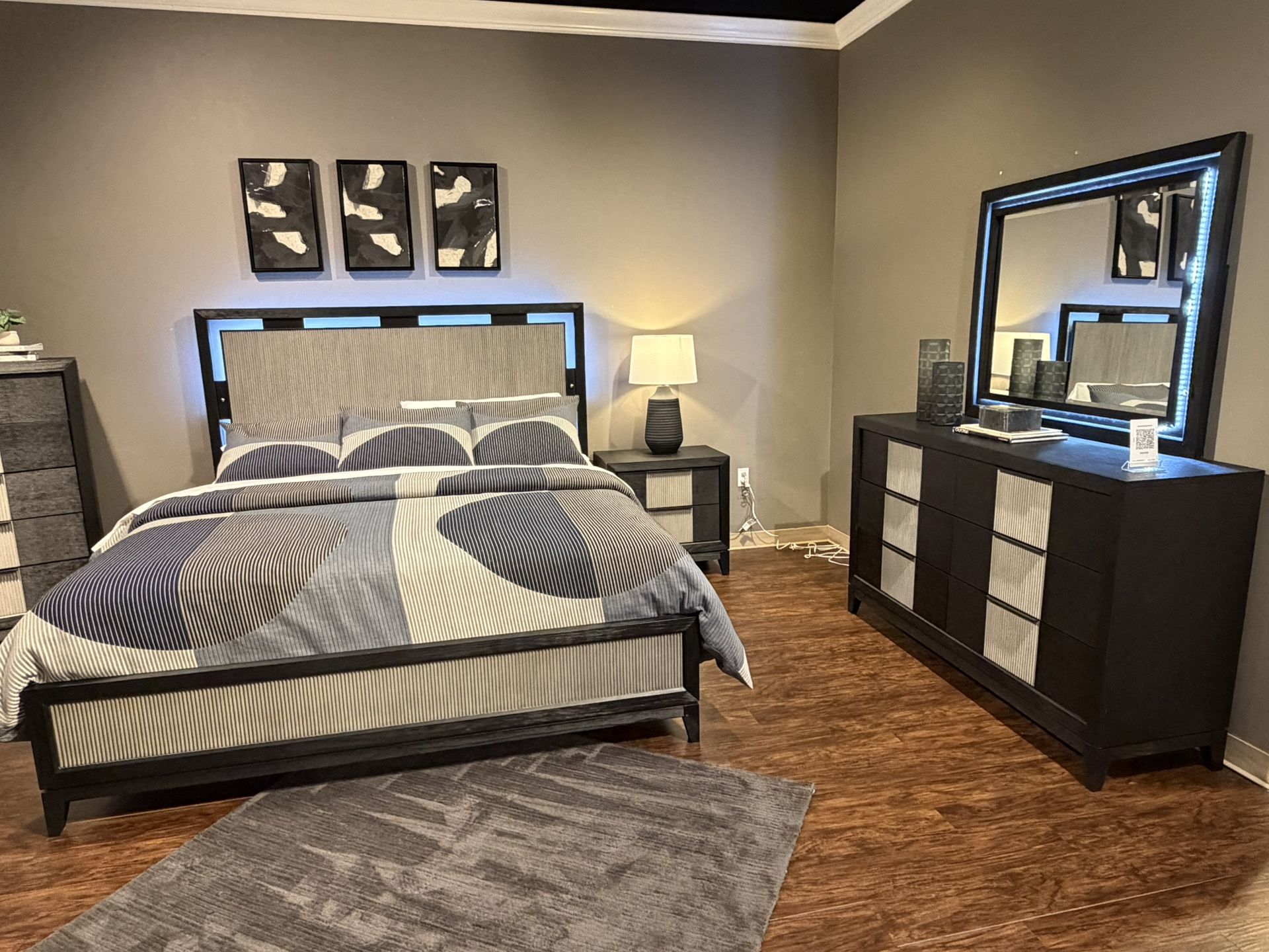 4PC King Bedroom Set 🔥 New Arrival 🔥