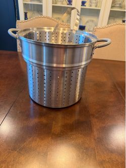Pasta pot and strainer