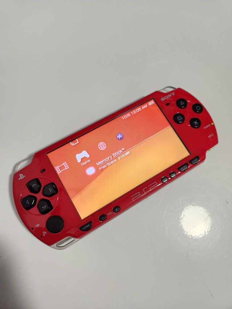 PSP 2000 Black/Red Edition M0dded