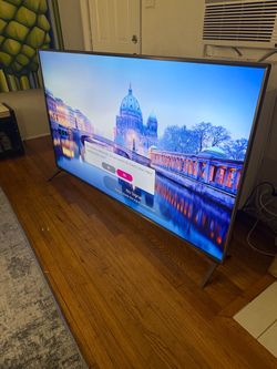 70-inch class (69.5-inch diagonal) 4K Ultra HD smart LED TV
