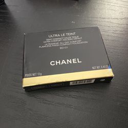 New In Box Chanel Compact Foundation (BD121)