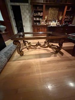 Coffee table missing center glass