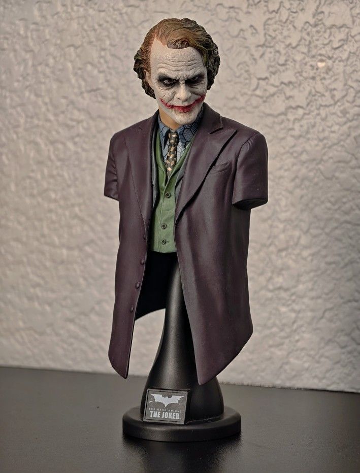 HOTTOYS HT 1/4 The Dark Knight JOKER Heath Ledger Bust Model Statue Rare