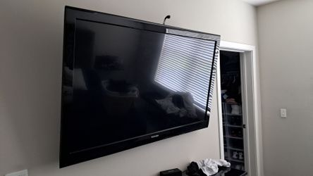 📺 Toshiba 65" Smart 4K Ultra HD TV – Excellent Condition – $175 📺