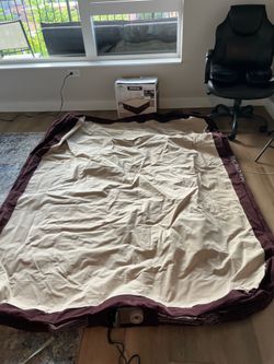 Queen size air mattress with built in pu