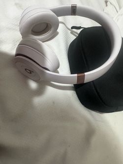 Beats Solo Wireless Headphones Rose Gold
