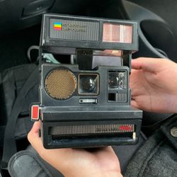 Polaroid 600 Land Camera AutoFocus 660
