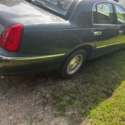 1999 Lincoln Town Car
