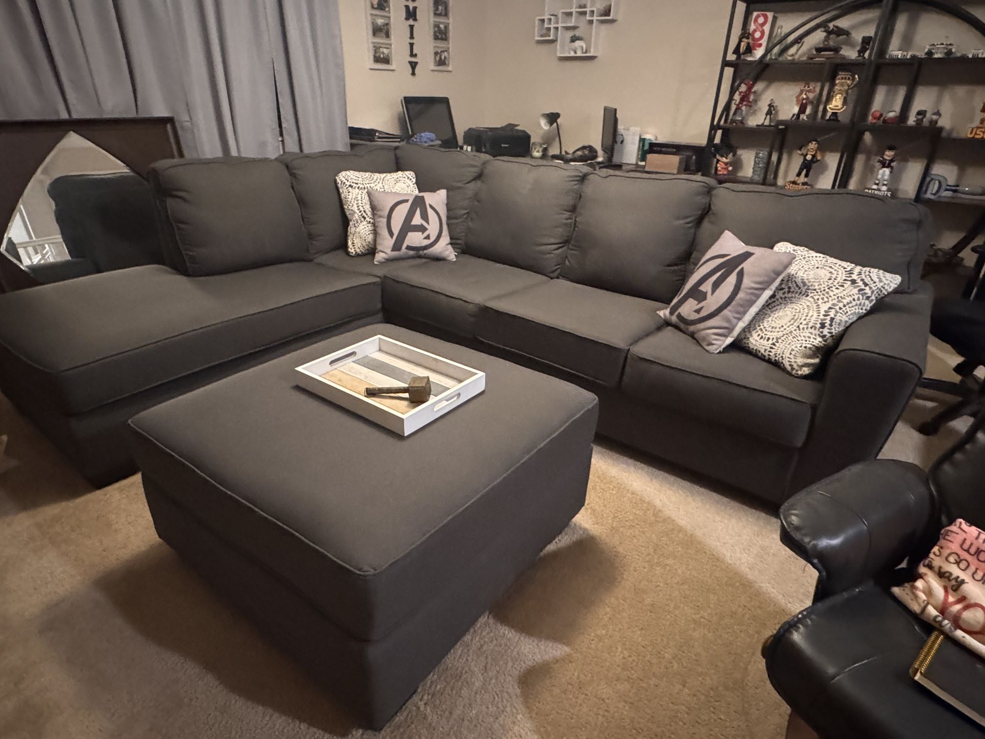 Sectional w/chaise lounge & ottoman