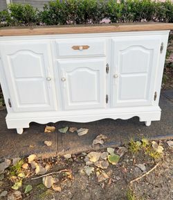Mueble usado tapizado buffet used $45 En Arlington TX