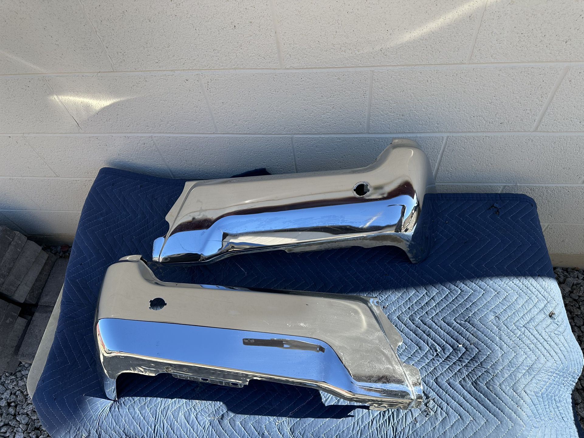 Ford F-250 Bumper End Cap with sensor holes 2017 - 2022, Ford F-350 Bumper End Cap rear bumper, rear bumper, ORIGINAL OEM FORD bumper with sensor hole